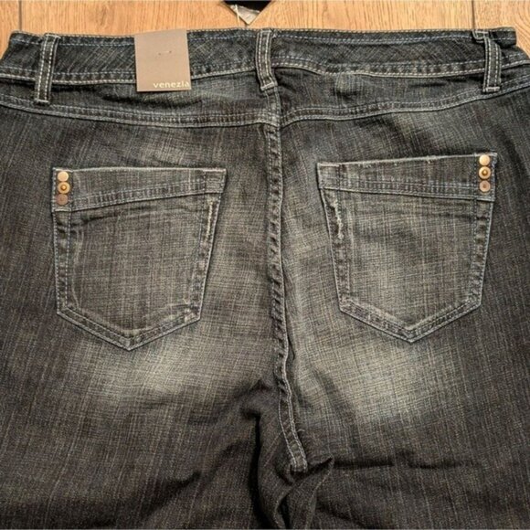 Lane Bryant Jeans NWT Plus Size 16 Curvy Fit Boot Cut Faded Denim NEW - Picture 5 of 5